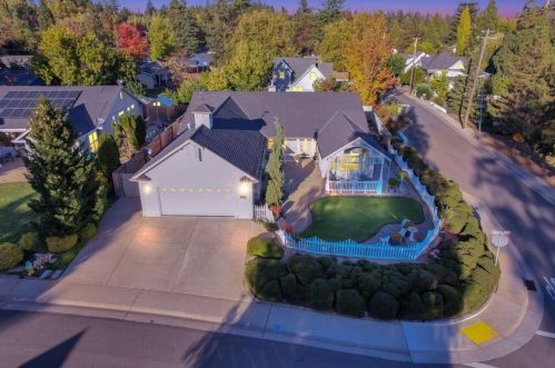 125 Scotia Pines Cir, Grass Valley, CA 95945-5418