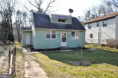 526 Lakehurst Rd, Browns Mills, NJ 08015-6045