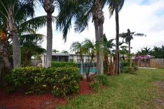 1901 48th Ave, Hollywood FL  33021-4133 exterior