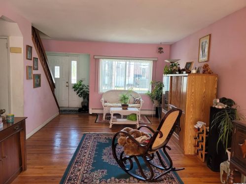 166 Huber Ave, Holbrook, NY 11741-3217