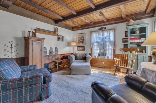 3 Hillsboro St, Quincy MA  02169-8913 exterior