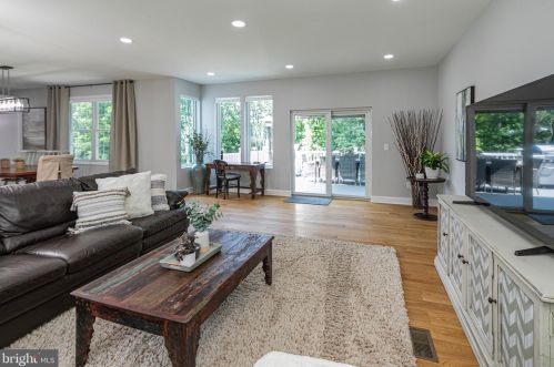 107 Westcott Rd, Princeton NJ  08540-3061 exterior