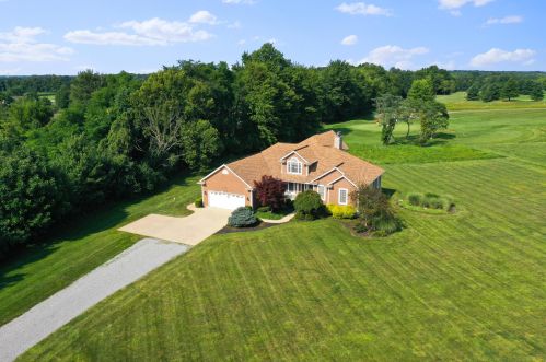 6781 Possum St, Mount Vernon, OH 43050-2787