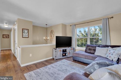 5265 Board Rd, Mount Wolf, PA 17347-9794