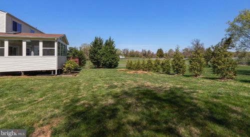 10624 Cavalcade St, Great Falls VA  22066-2427 exterior