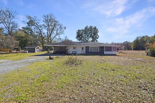 8476 Friendship Dr, Silsbee, TX 77656-6459