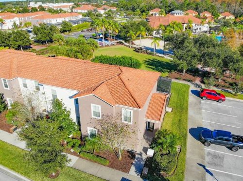 1001 Las Fuentes Dr, Kissimmee, FL