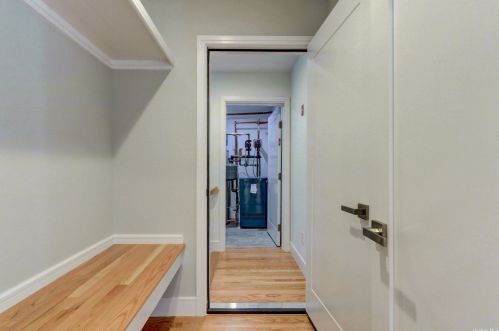 2592 Hewlett Ln, North Bellmore NY  11710-4413 exterior