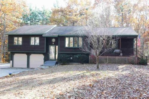 42 Ann Logan Cir, Raymond, NH 03077-1232