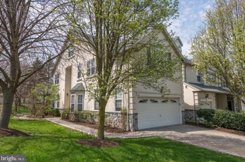 309 Meadow View Ln, Lansdale PA  19446-5932 exterior