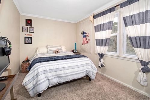 205 Haviland Ln, White Plains NY  10605-3020 exterior