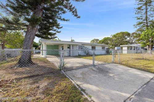 1515 Island Dr, Merritt Island, FL 32952-5835