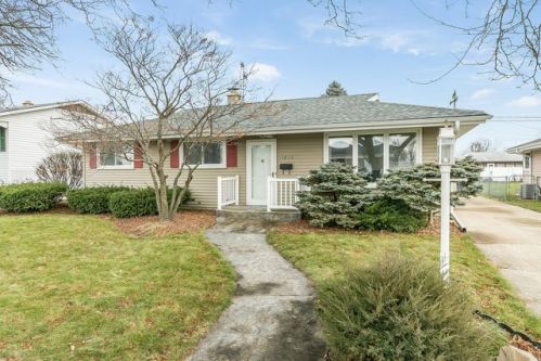 1815 17 Ave, Kenosha WI  53140-1627 exterior