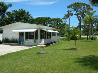 1021 Lucille Ave, Nokomis, FL 34275-2314