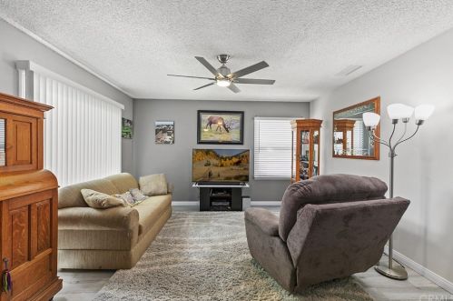 10421 La Cima Dr, Whittier CA  90603-2233 exterior