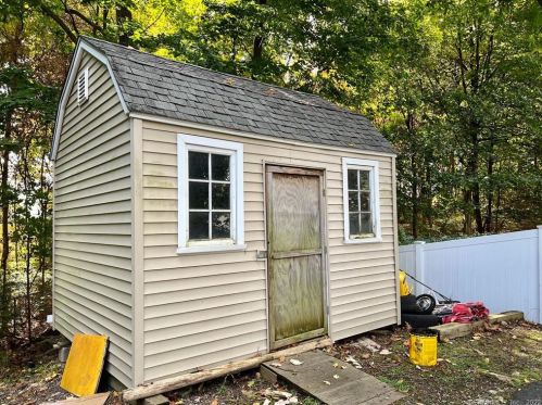 48 Cedar Crest Pl, Norwalk CT  06854-1402 exterior