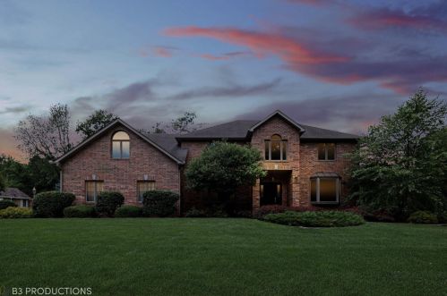 2001 William Dr, Valpo IN  46385-8173 exterior