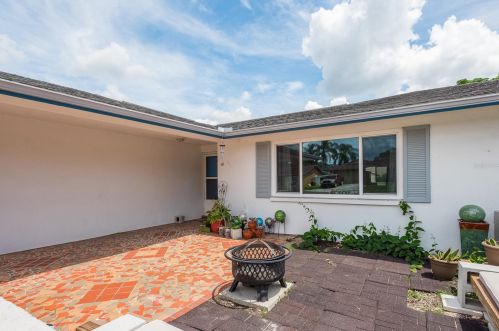 6222 Hopewell Dr, Tarpon Springs, FL 34690-2448