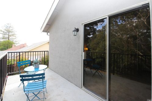 118 Oakmeade Ct, Vacaville CA exterior