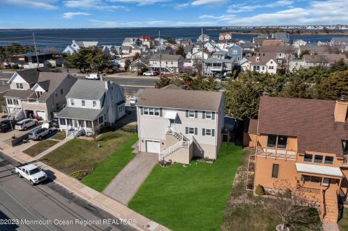 316 Sunset Dr, Pelican Island NJ  08751-2225 exterior