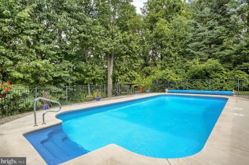 3950 Brookridge Dr, Navy Sup Dpt, PA 17050-2103