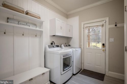 281 Golden Woods Ct, Great Falls VA  22066-4152 exterior