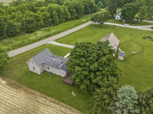 10502 Sycamore Rd, Mount Vernon OH  43050-7517 exterior