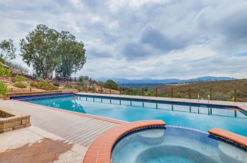 1106 Alpine Oaks Dr, Alpine, CA 91901-3066