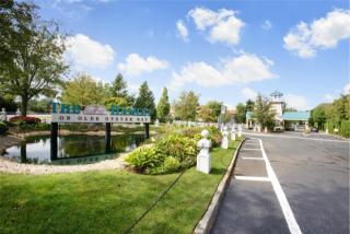 53 Sagamore Dr, Hicksville, NY 11803-1516