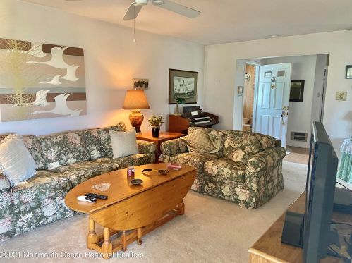 8 Tate Ct, Bricktown, NJ 08724-2428
