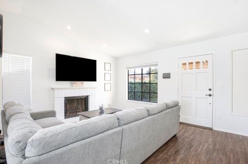 25776 Covala Ct, Santa Clarita CA  91355-2262 exterior
