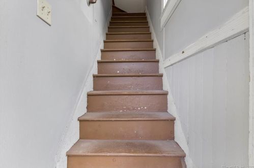 253 School St, Putnam CT  06260-2431 exterior