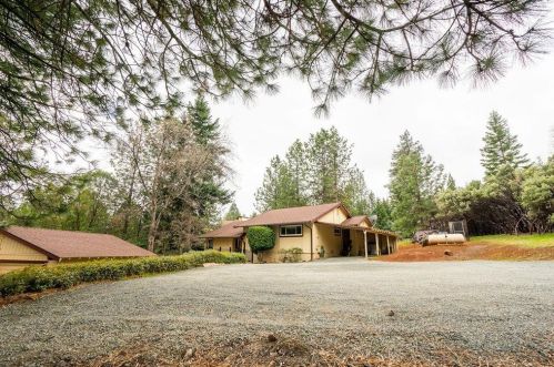 5999 Happy Pines Dr, Michigan Bluff, CA 95631-9634