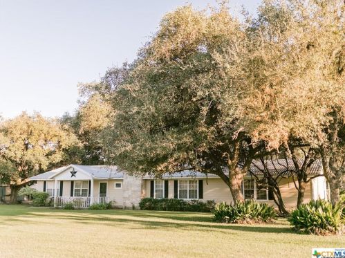 207 Coletoville Rd, Victoria, TX 77905-3309