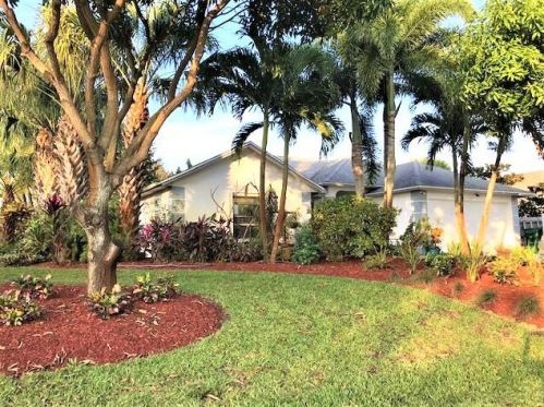 597 Kaabe Ave, Fort Pierce, FL 34953-3855