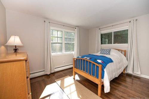 225 Sturges Ridge Rd, Wilton CT  06897-2727 exterior