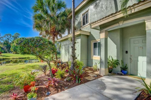 320 Crestwood Cir, West Palm Beach, FL 33411-4971