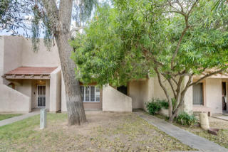 5405 El Caminito Dr, Glendale AZ  85302-6122 exterior