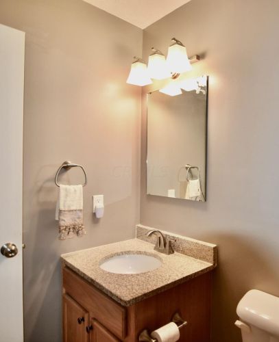 5902 Platinum Dr, Darbydale OH  43123-8388 exterior