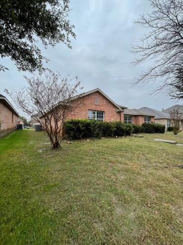 1327 Pennsylvania Ave, Lancaster, TX 75134-1687