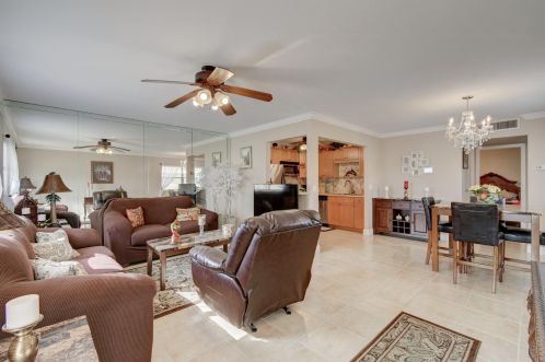 239 Saxony, Delray Beach FL  33446-1842 exterior