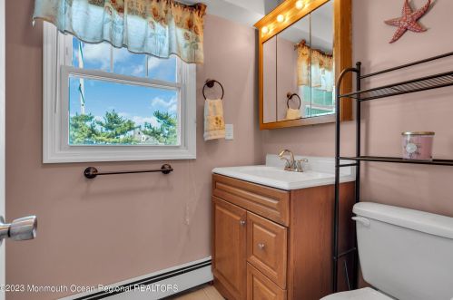 316 Sunset Dr, Pelican Island NJ  08751-2225 exterior