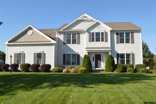 28 Rolling Hills Dr, Mechanicville, NY 12118-3220