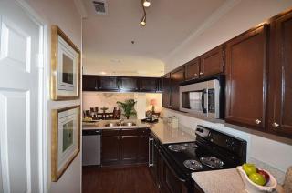 5769 Belt Line Rd, Dallas TX  75254-7601 exterior