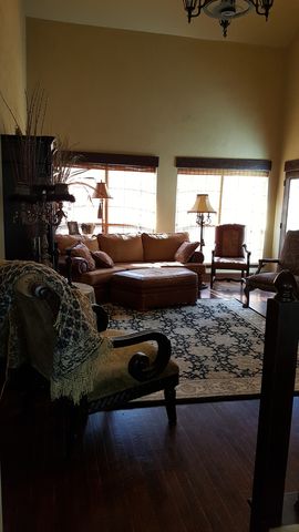 112 Waterside Dr, North Little Rock, AR 72113-5835