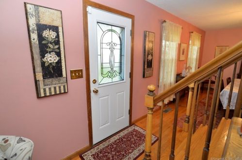14 Quentin St, Waterbury, CT 06706-2725