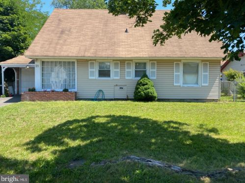 21 Buttercup Ln, Willingboro, NJ 08046-1522