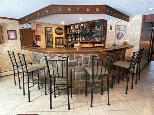 128 Pound Rd, Cumberland RI  02864-2706 exterior