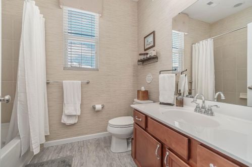 105 Woodside Park Dr, Amelia OH  45102-8711 exterior