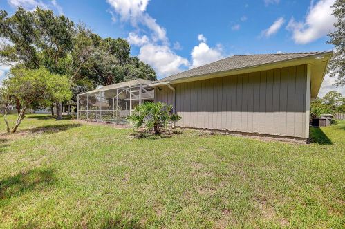 4220 61 Ave, Vero Beach FL 32968-9258 exterior